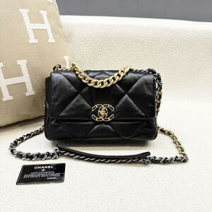 Chanel Women Pre-Loved Bag Very Good Condition